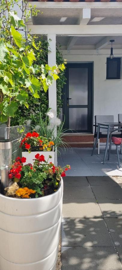 Apartman Stura 1 Zara Esterno foto