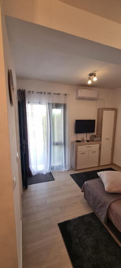 Apartman Stura 1 Zara Esterno foto