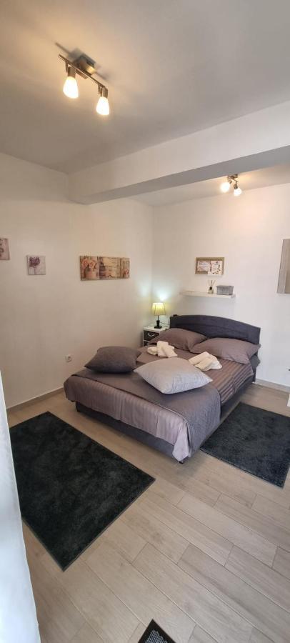 Apartman Stura 1 Zara Esterno foto
