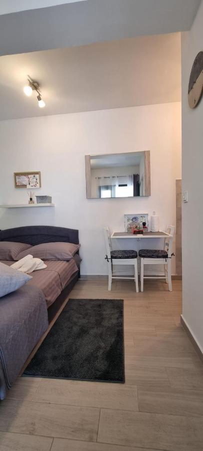 Apartman Stura 1 Zara Esterno foto
